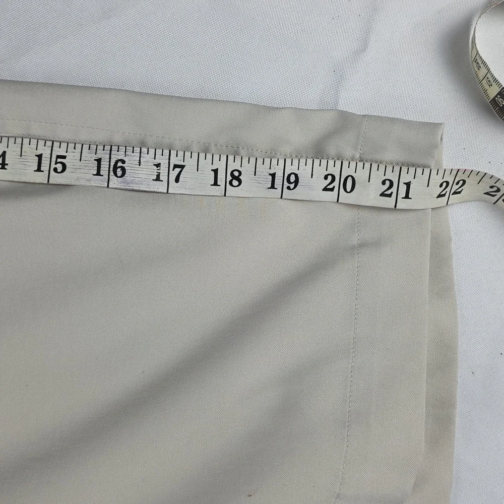 Nike Golf Shorts Men's Dri-Fit Light‎ Tan Pockets Size 36 EUC